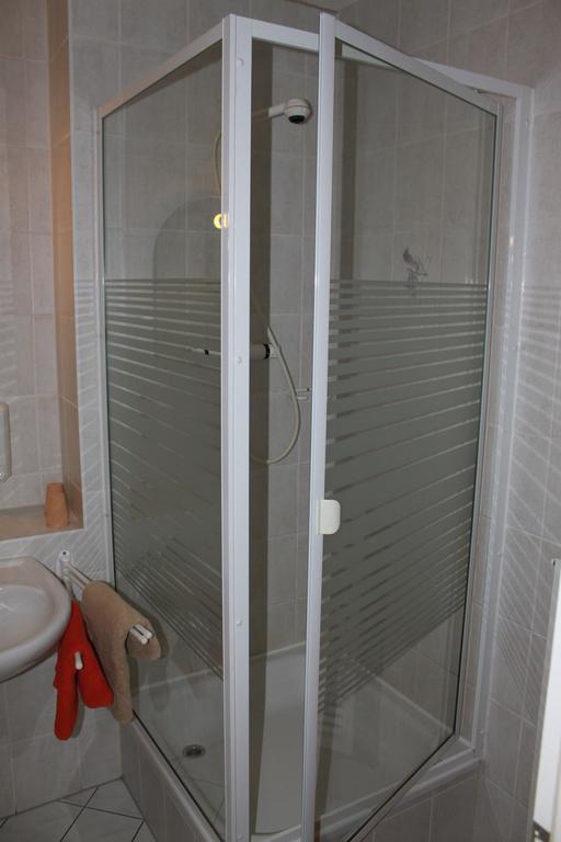 Gasthaus & Hotel Gruenhof Frankfurt  Room photo