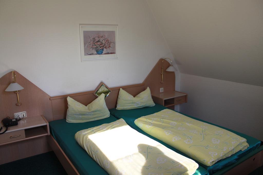 Gasthaus & Hotel Gruenhof Frankfurt  Room photo